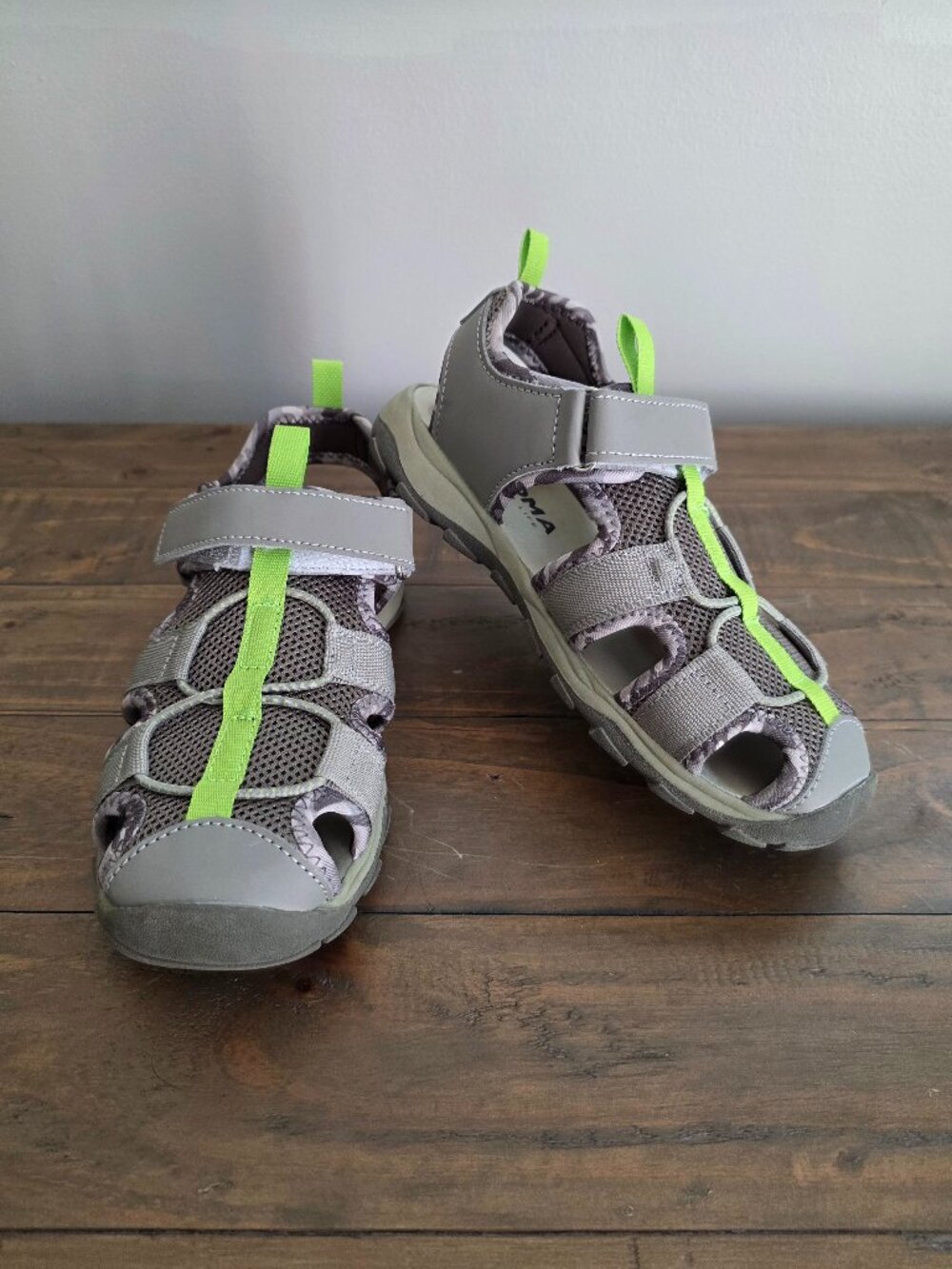 Sonoma Percy Camo Closed Toe Sandals Boys Size 3 Med Hook and Loop Strap